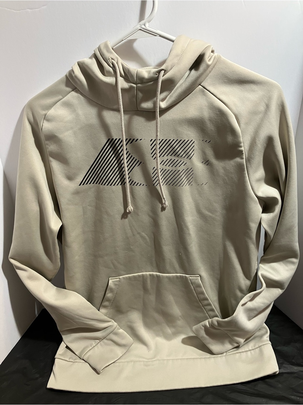 Under Armour Men's Pullover Hoodie in Light Beige with Black Graphic